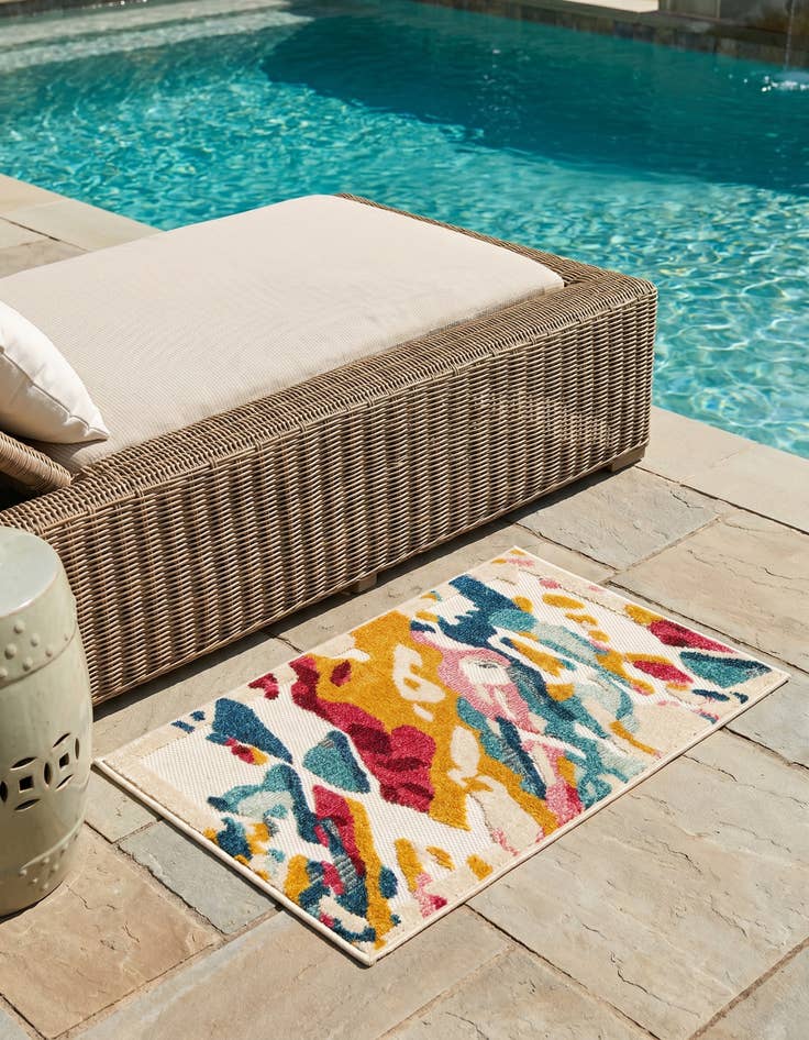 Detail image of 2' x 3' Easy-Clean Casablanca Indoor / Outdoor Rug