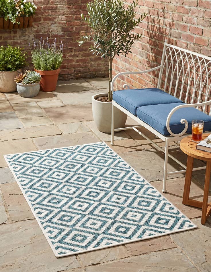 Detail image of 2' x 3' Easy-Clean Jill Zarin Costa Rica Indoor / Outdoor Rug