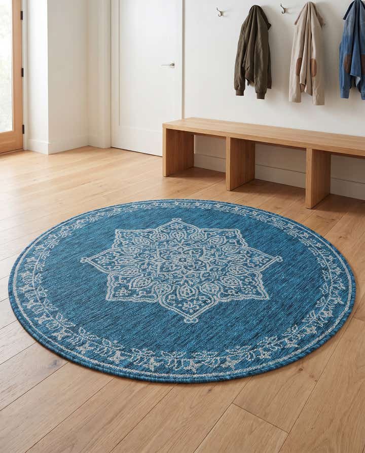 4' x 4' Easy-Clean Traditional Indoor / Outdoor Round Rug