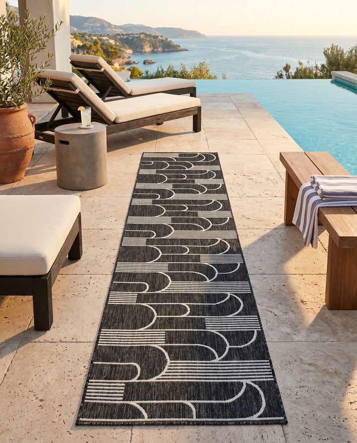 2' 7 x 12' Easy-Clean Modern Indoor / Outdoor Runner Rug