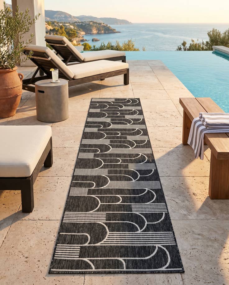 Detail image of 2' 7 x 12' Easy-Clean Modern Indoor / Outdoor Runner Rug