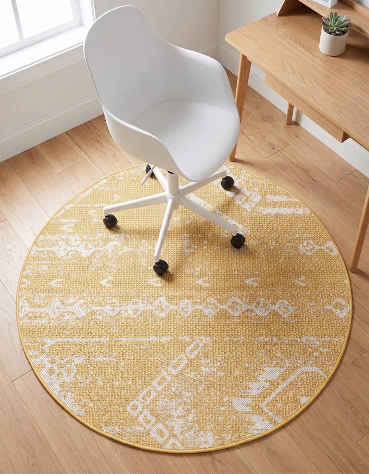 Detail image of 3' x 3' Easy-Clean Bohemian Indoor / Outdoor Round Rug
