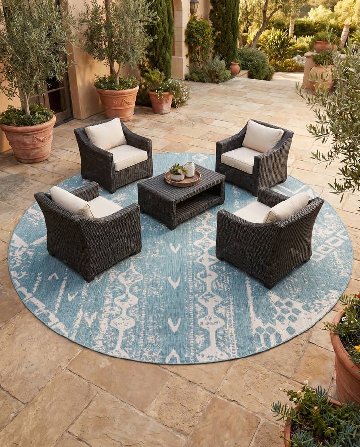 Detail image of 10' 8 x 10' 8 Easy-Clean Bohemian Indoor / Outdoor Round Rug