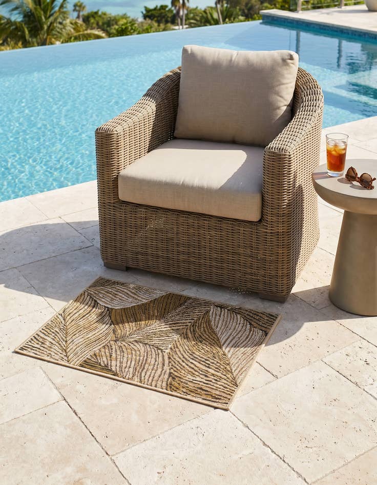 Detail image of 2' x 3' Easy-Clean Botanical Indoor / Outdoor Rug