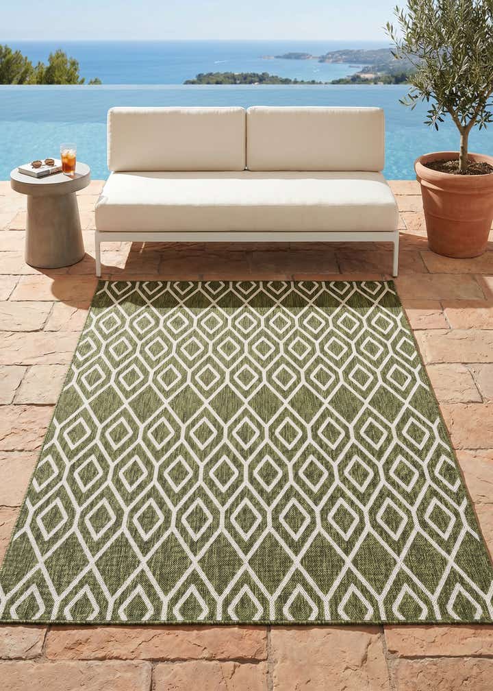 5' 3 x 8' Easy-Clean Jill Zarin Turks and Caicos Indoor / Outdoor Rug