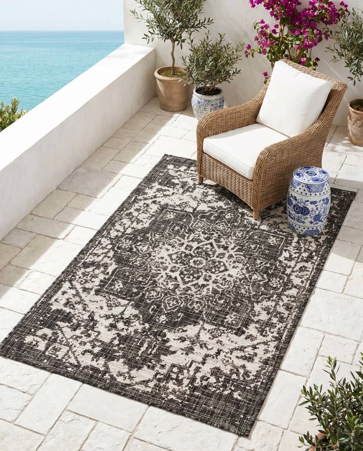 Detail image of 3' x 5' 3 Easy-Clean Jill Zarin Dubai Indoor / Outdoor Rug