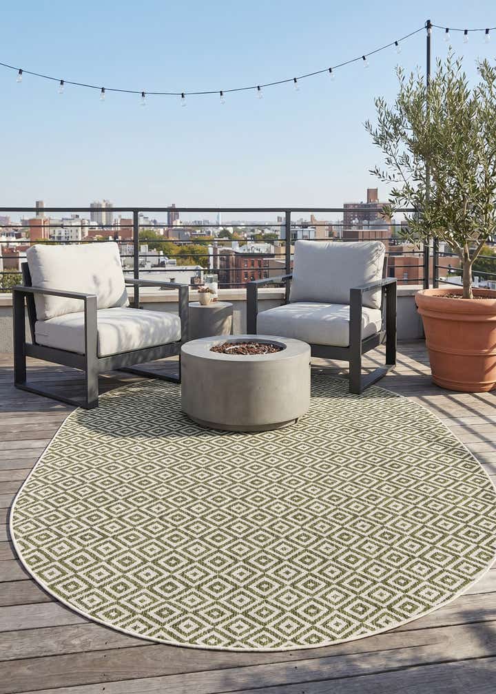 7' 10 x 10' Easy-Clean Jill Zarin Costa Rica Indoor / Outdoor Oval Rug