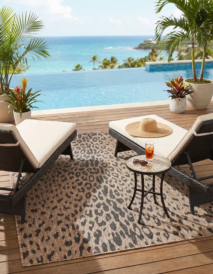 Detail image of 5' 3 x 7' Easy-Clean Safari Indoor / Outdoor Rug