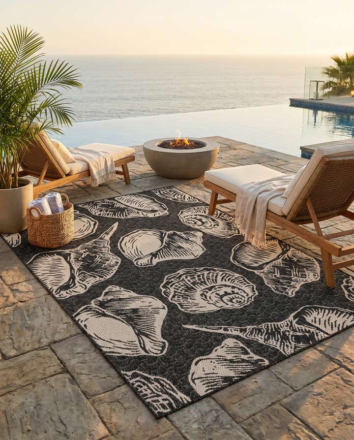 5' 3 x 7' Easy-Clean Coastal Indoor / Outdoor Rug