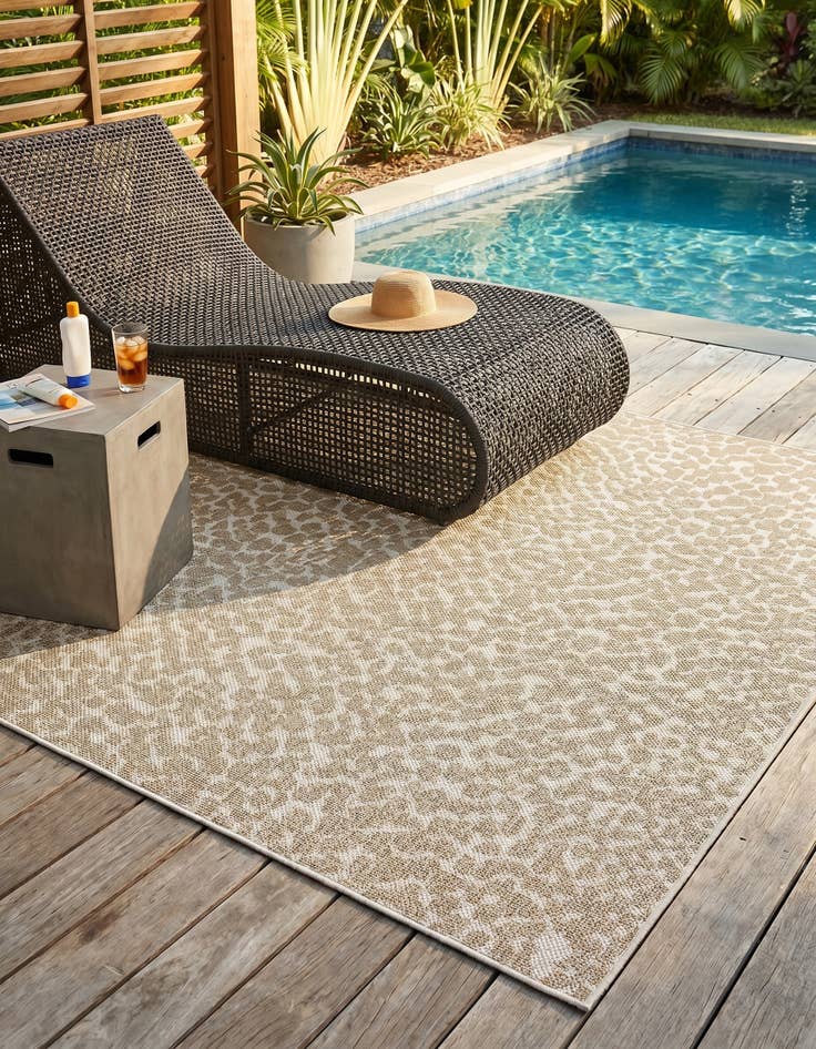 Detail image of 7' 10 x 7' 10 Easy-Clean Safari Indoor / Outdoor Square Rug