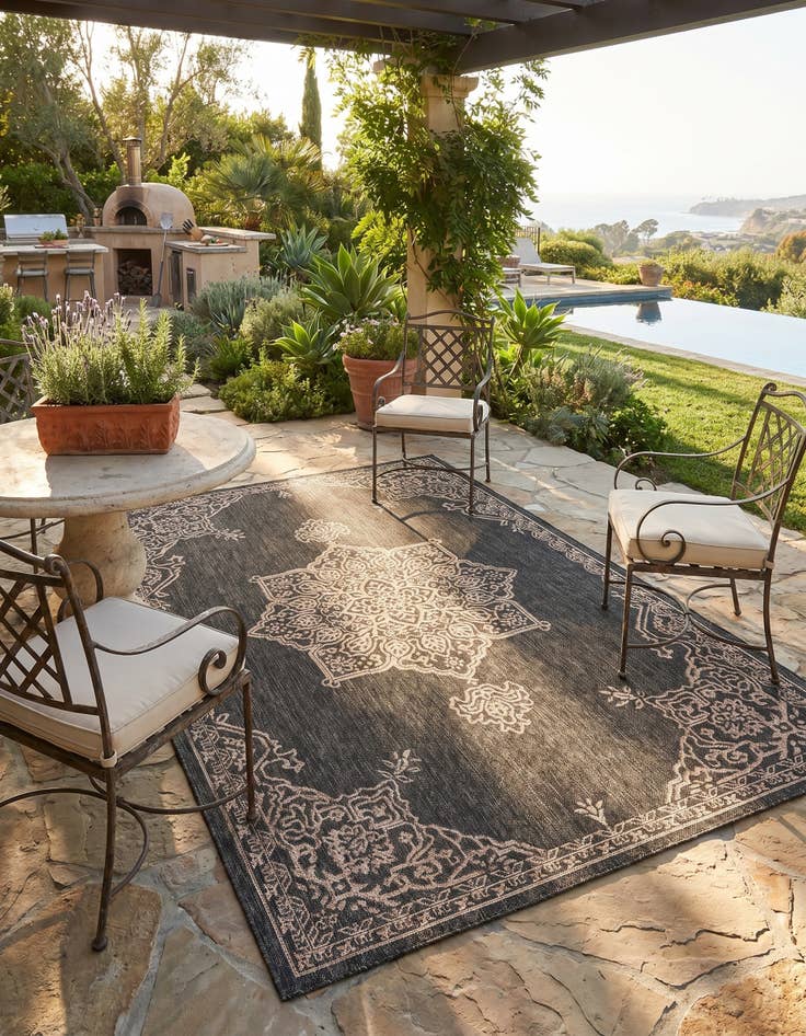 Detail image of 5' 3 x 8' Easy-Clean Traditional Indoor / Outdoor Rug