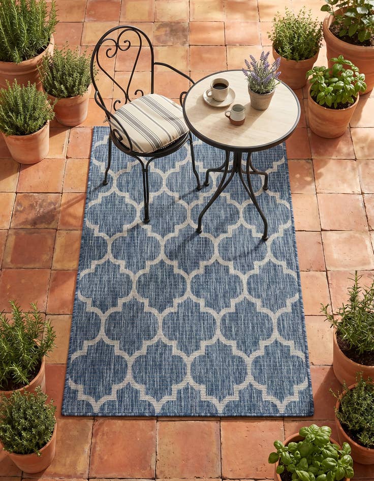 Detail image of 3' x 5' 3 Easy-Clean Trellis Indoor / Outdoor Rug
