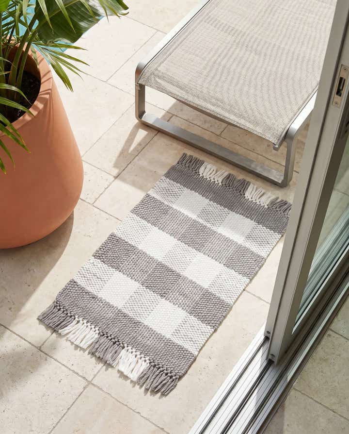2' 2 x 3' Easy-Clean Eco Plaid Washable Indoor / Outdoor Rug
