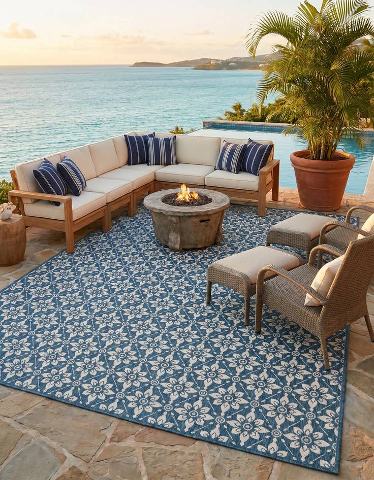 Detail image of 10' x 14' Easy-Clean Trellis Indoor / Outdoor Rug