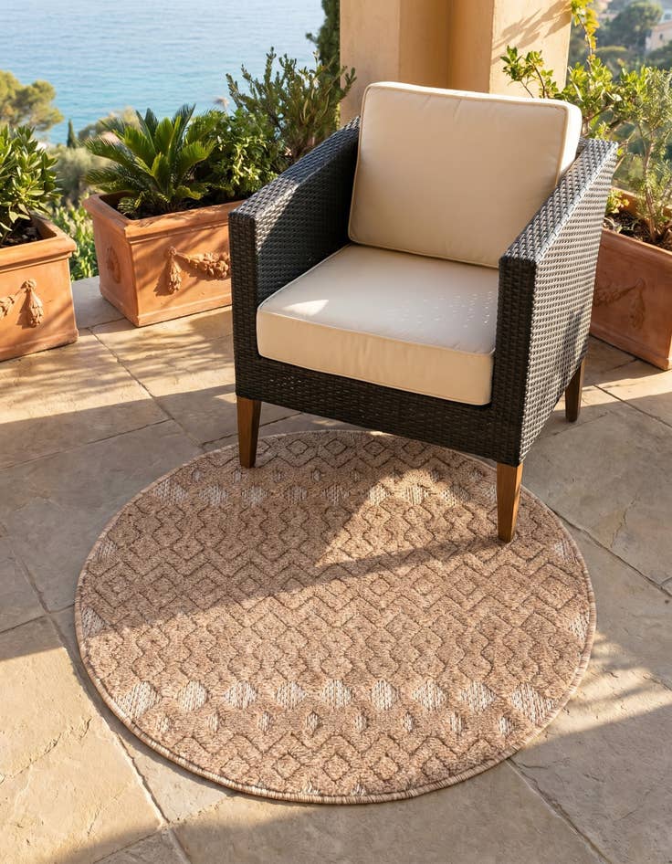 Detail image of 3' x 3' Easy-Clean Trellis Textured Indoor / Outdoor Round Rug