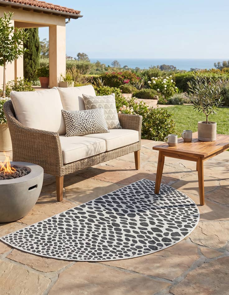 Detail image of 3' x 6' Easy-Clean Jill Zarin Cape Town Indoor / Outdoor Hearth Rug