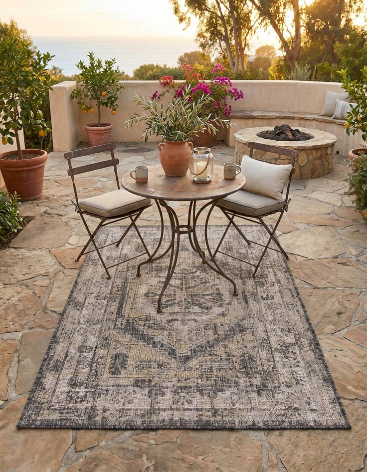 Detail image of 3' x 5' 3 Easy-Clean Traditional Indoor / Outdoor Rug