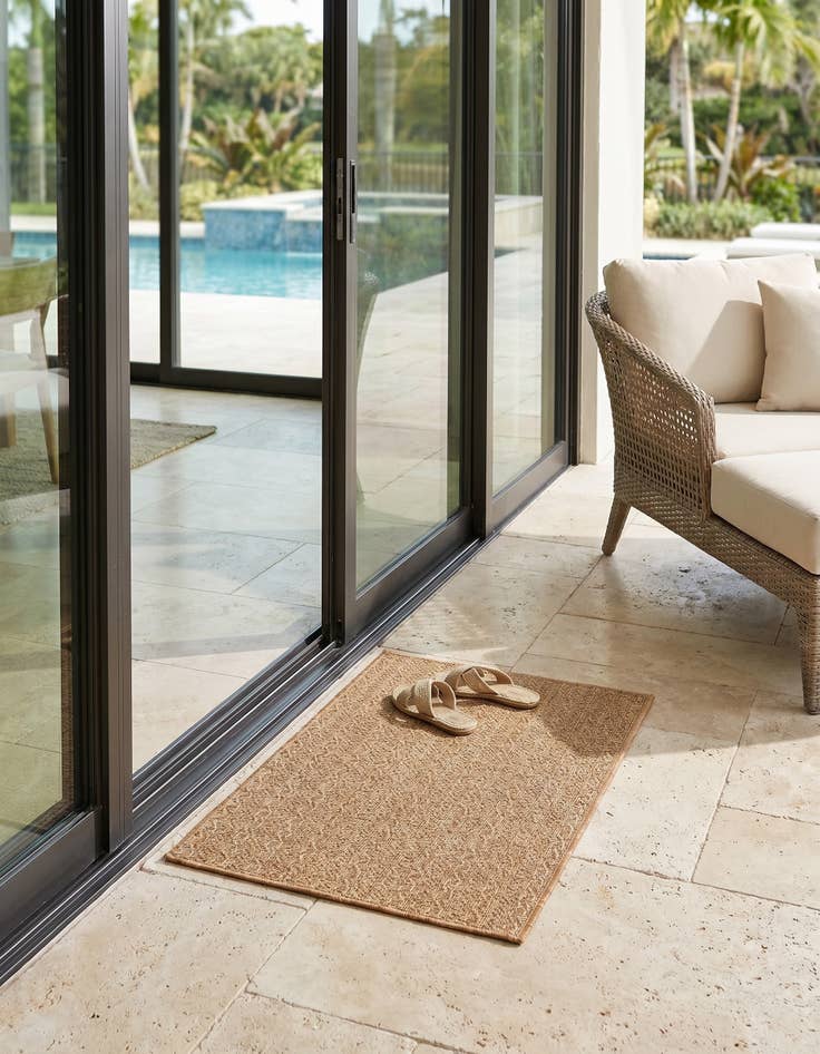 Detail image of 2' 2 x 3' Easy-Clean Modern Indoor / Outdoor Rug