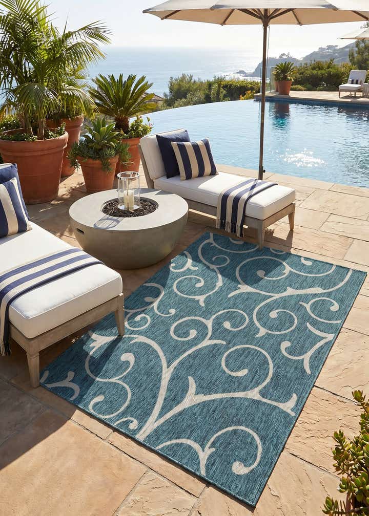 5' 3 x 8' Easy-Clean Botanical Indoor / Outdoor Rug