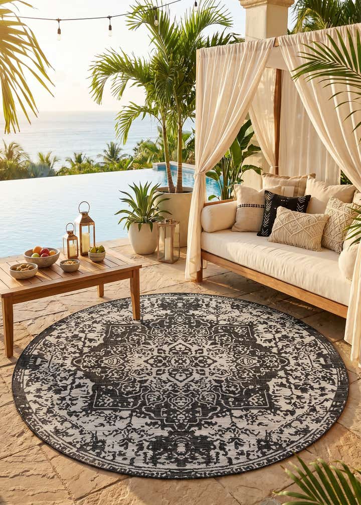 7' x 7' Easy-Clean Jill Zarin Indoor / Outdoor Round Rug