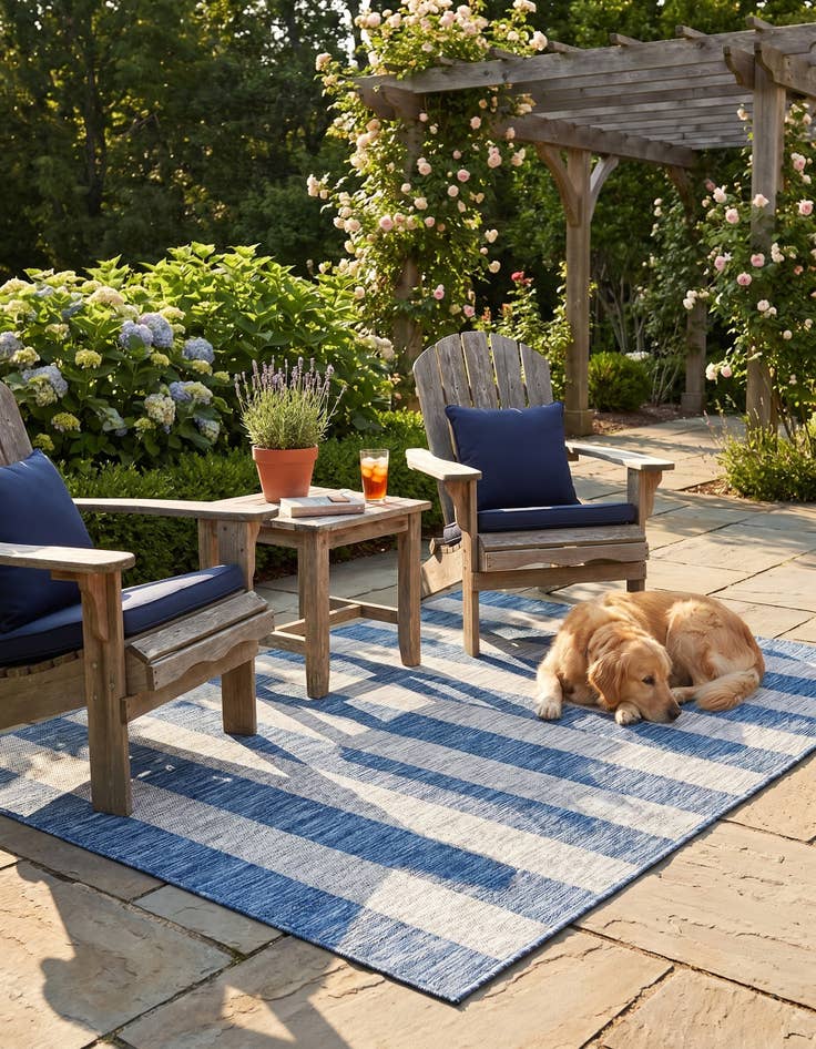 Detail image of 5' 3 x 8' Easy-Clean Striped Indoor / Outdoor Rug