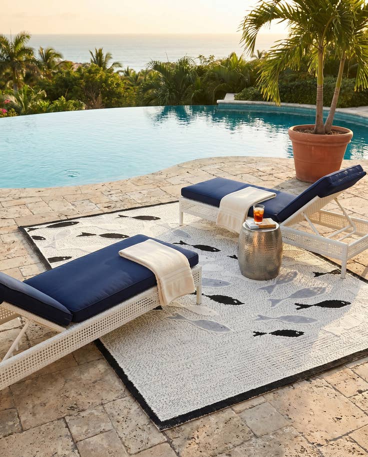 Detail image of 5' 3 x 7' 7 Easy-Clean Indoor / Outdoor Rug