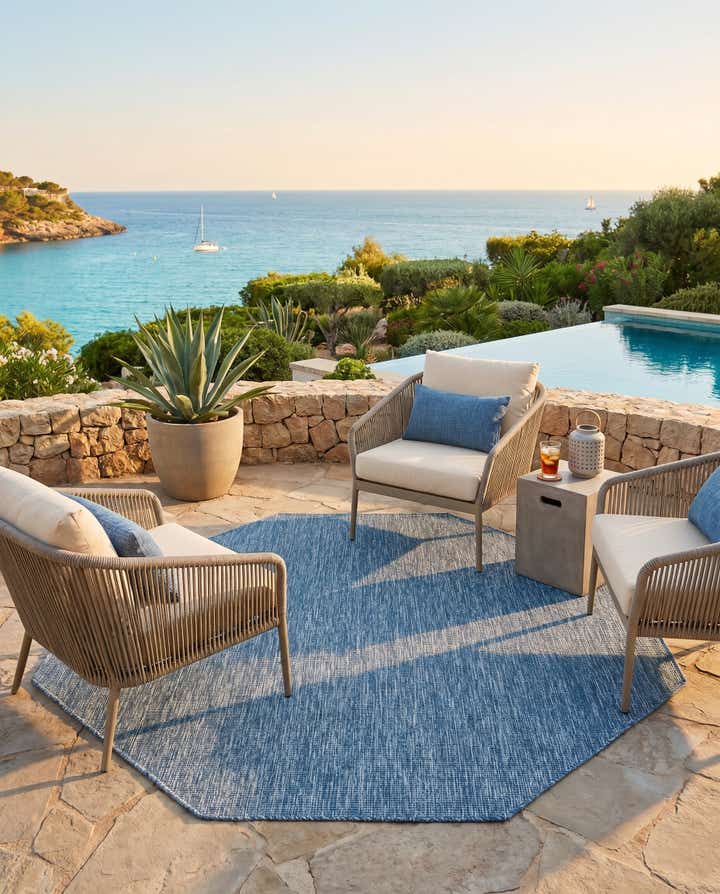 7' 10 x 7' 10 Easy-Clean Solid Indoor / Outdoor Octagon Rug