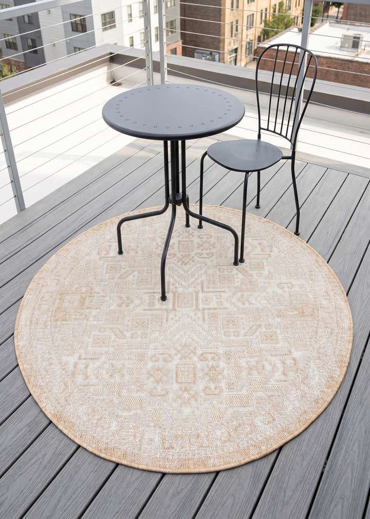 4' x 4' Easy-Clean Aztec Indoor / Outdoor Round Rug