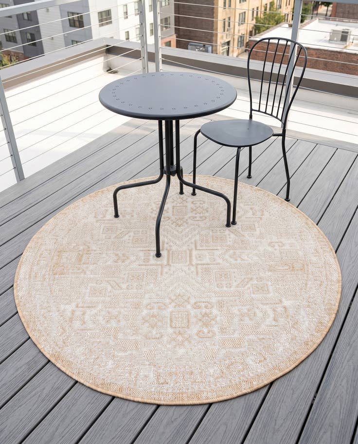 Detail image of 4' x 4' Easy-Clean Aztec Indoor / Outdoor Round Rug