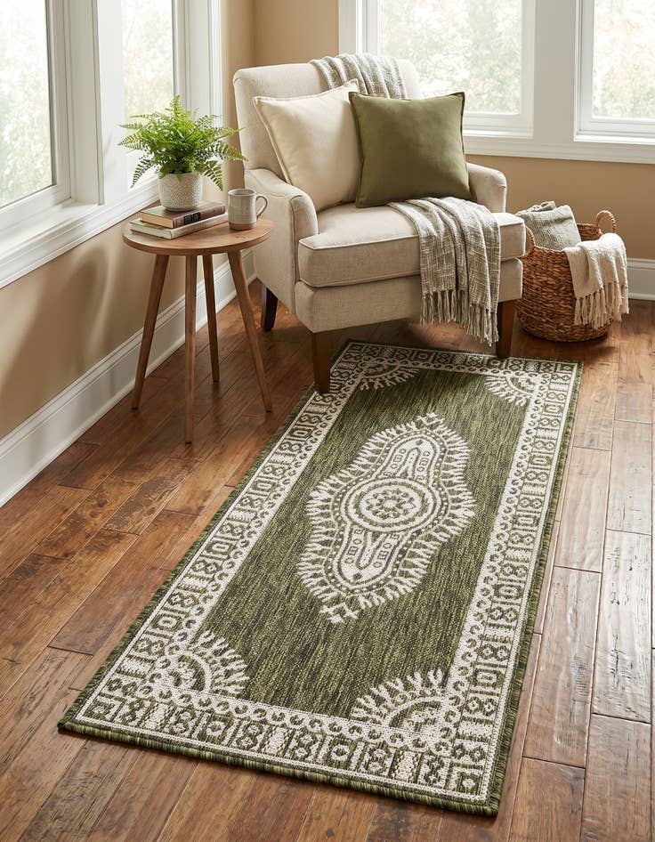 Detail image of 2' x 4' Easy-Clean Traditional Indoor / Outdoor Runner Rug