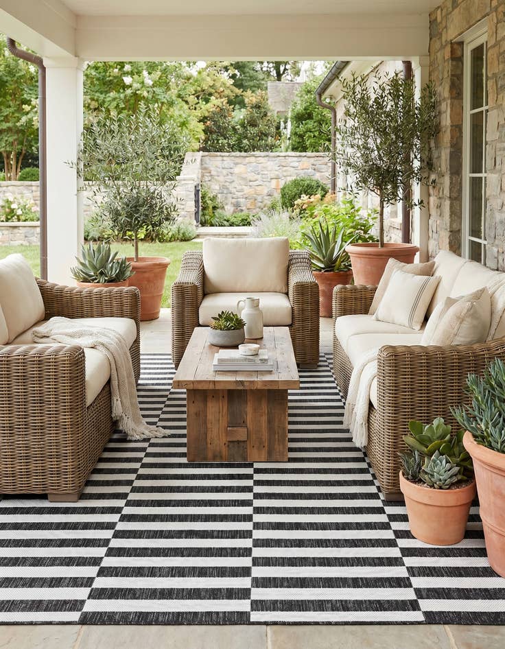 Detail image of 5' 3 x 8' Easy-Clean Striped Indoor / Outdoor Rug