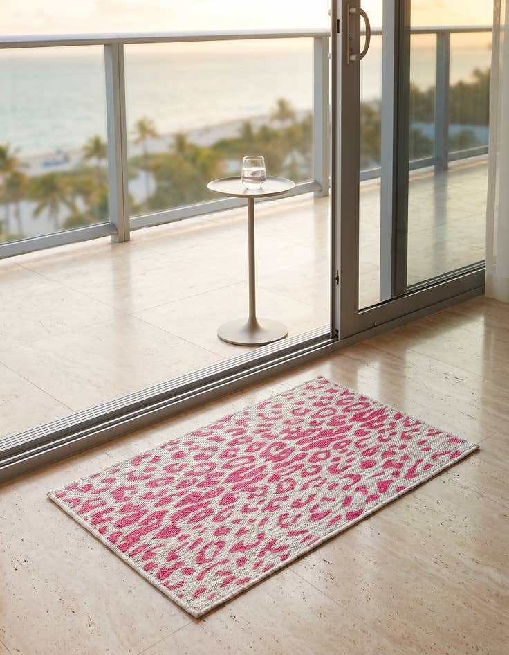 Detail image of 2' x 3' Easy-Clean Safari Indoor / Outdoor Rug