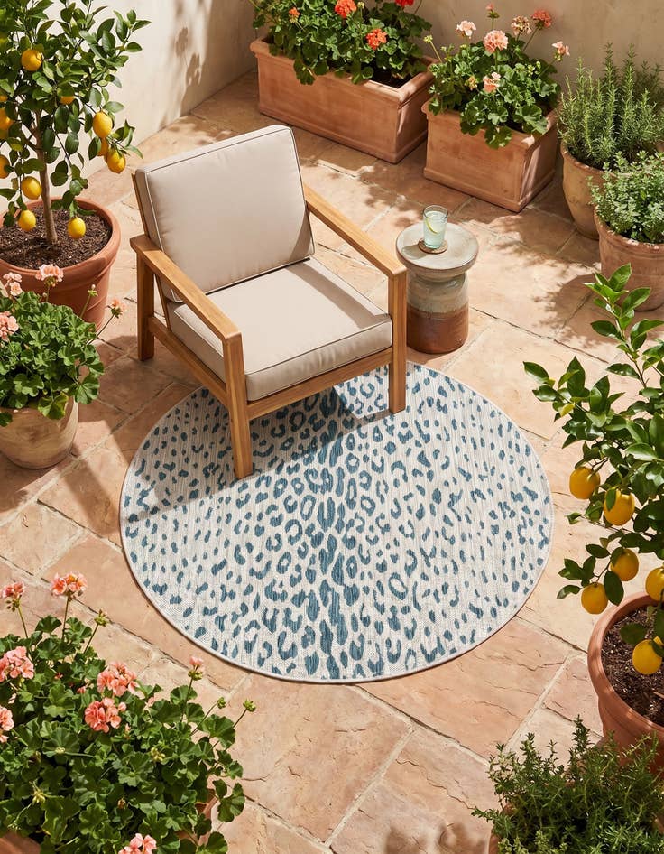 Detail image of 4' x 4' Easy-Clean Safari Indoor / Outdoor Round Rug