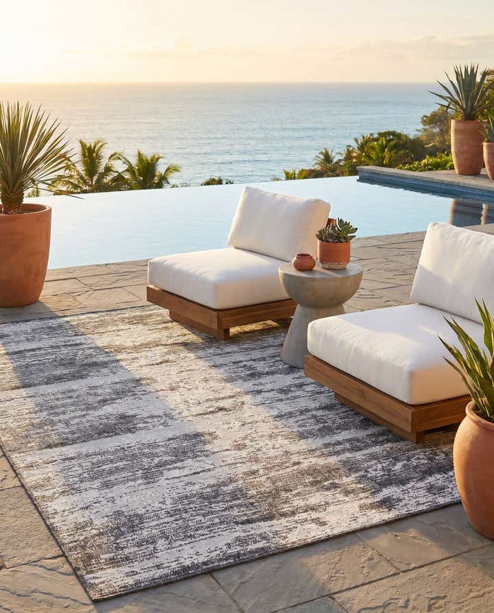 5' 3 x 8' Easy-Clean Modern Indoor / Outdoor Rug