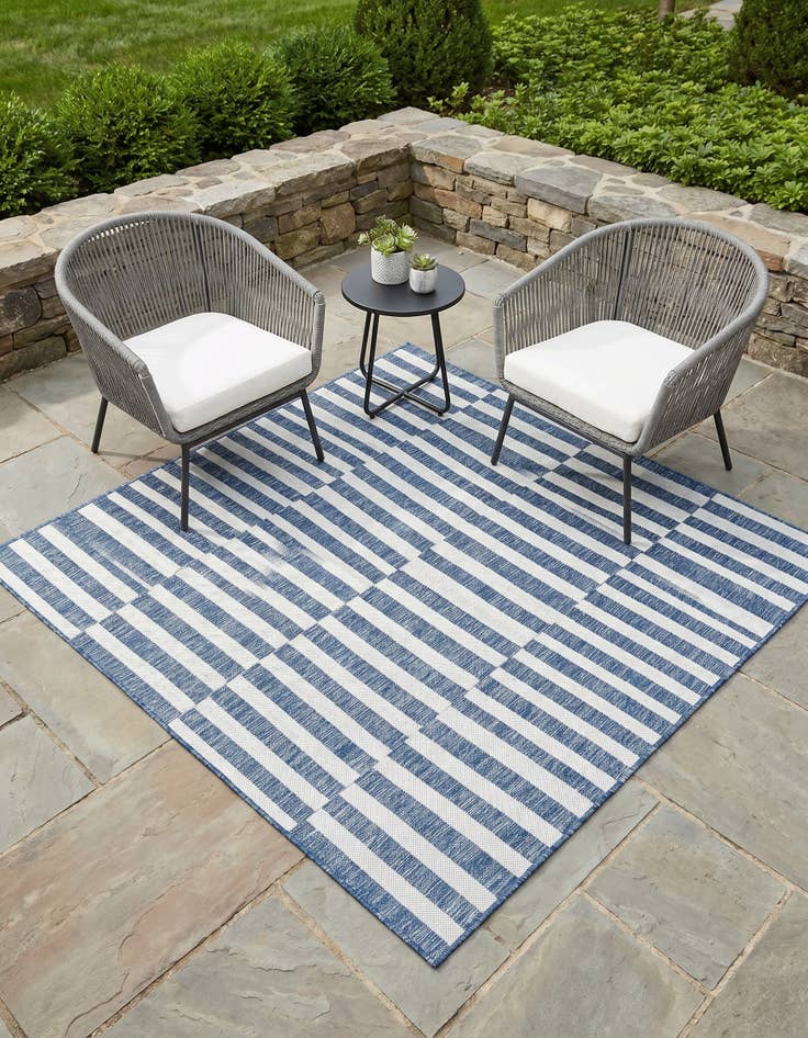 Detail image of 5' 3 x 5' 3 Easy-Clean Ribbon Indoor / Outdoor Square Rug