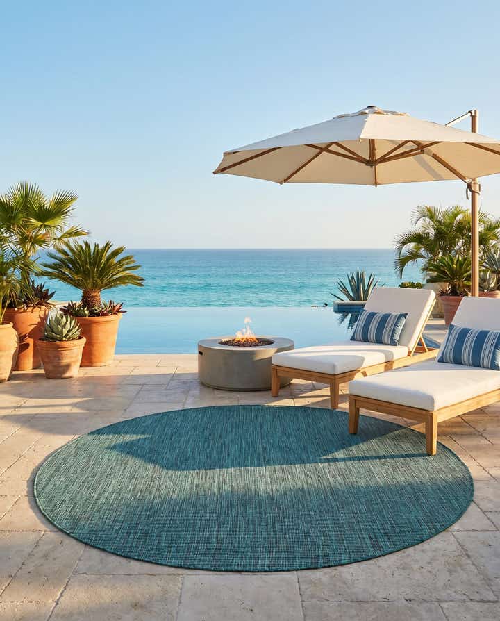 6' 1 x 6' 1 Easy-Clean Solid Indoor / Outdoor Round Rug