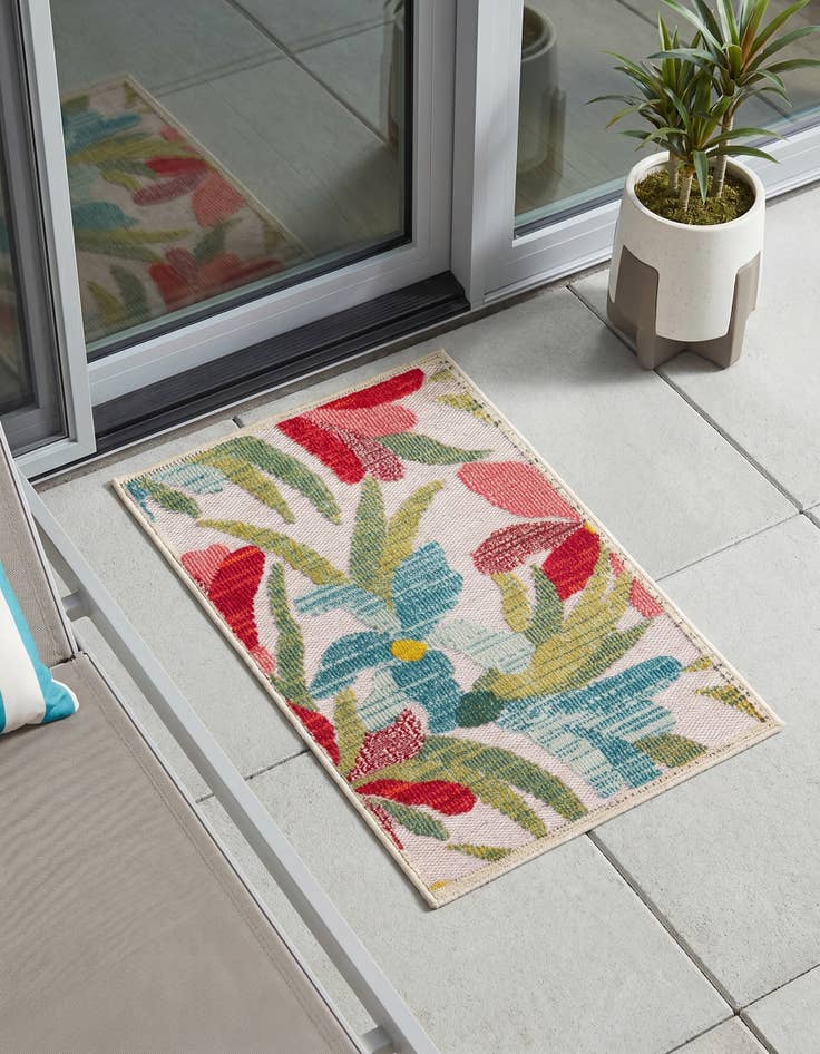 Detail image of 2' x 3' Easy-Clean Casablanca Indoor / Outdoor Rug