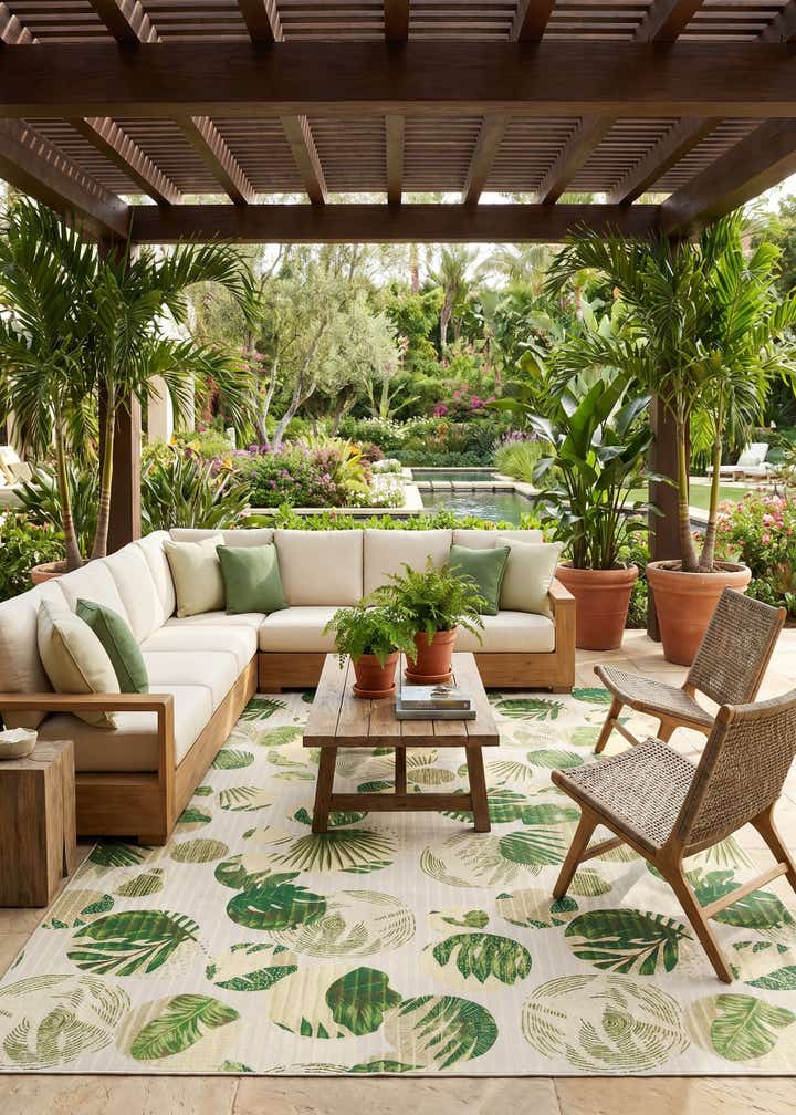 10' x 14' Easy-Clean Botanical Indoor / Outdoor Rug