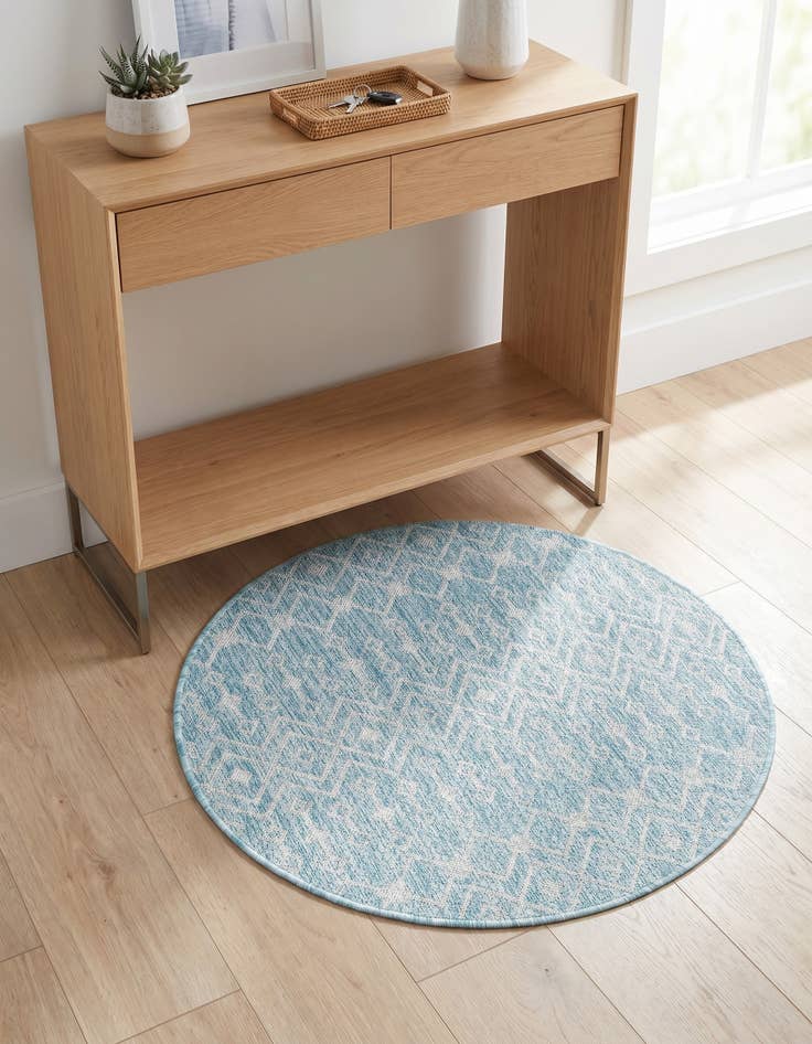 Detail image of 3' x 3' Easy-Clean Trellis Indoor / Outdoor Round Rug