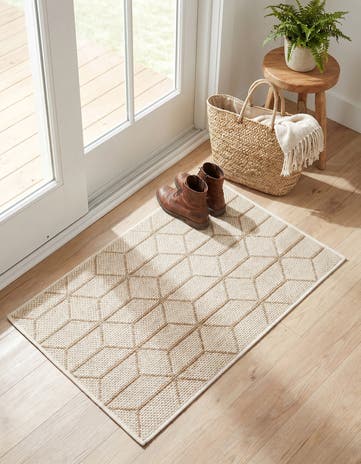 Beige Easy-Clean Lattice Indoor / Outdoor Rug
