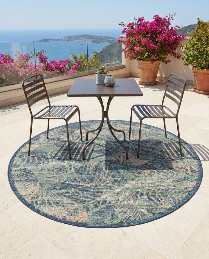 5' 3 x 5' 3 Easy-Clean Baja Indoor / Outdoor Round Rug