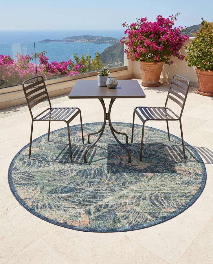 Detail image of 5' 3 x 5' 3 Easy-Clean Baja Indoor / Outdoor Round Rug