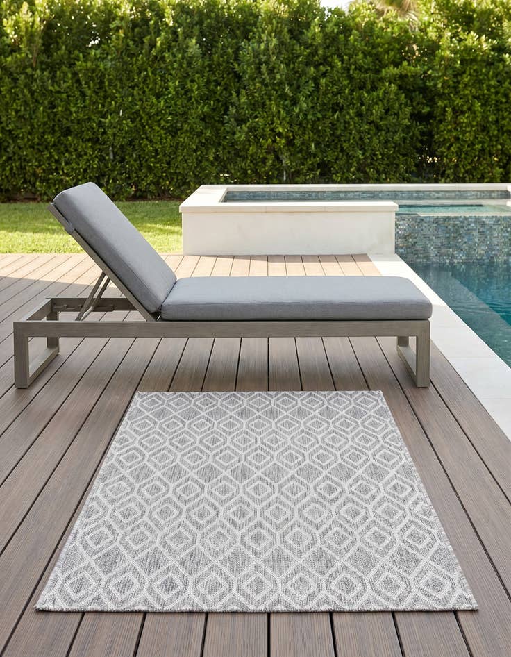 Detail image of 3' x 5' 3 Easy-Clean Jill Zarin Turks and Caicos Indoor / Outdoor Rug