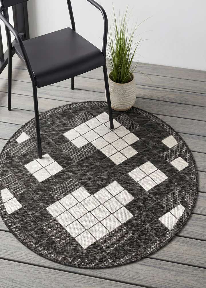 3' 1 x 3' 1 Easy-Clean Modern Indoor / Outdoor Round Rug
