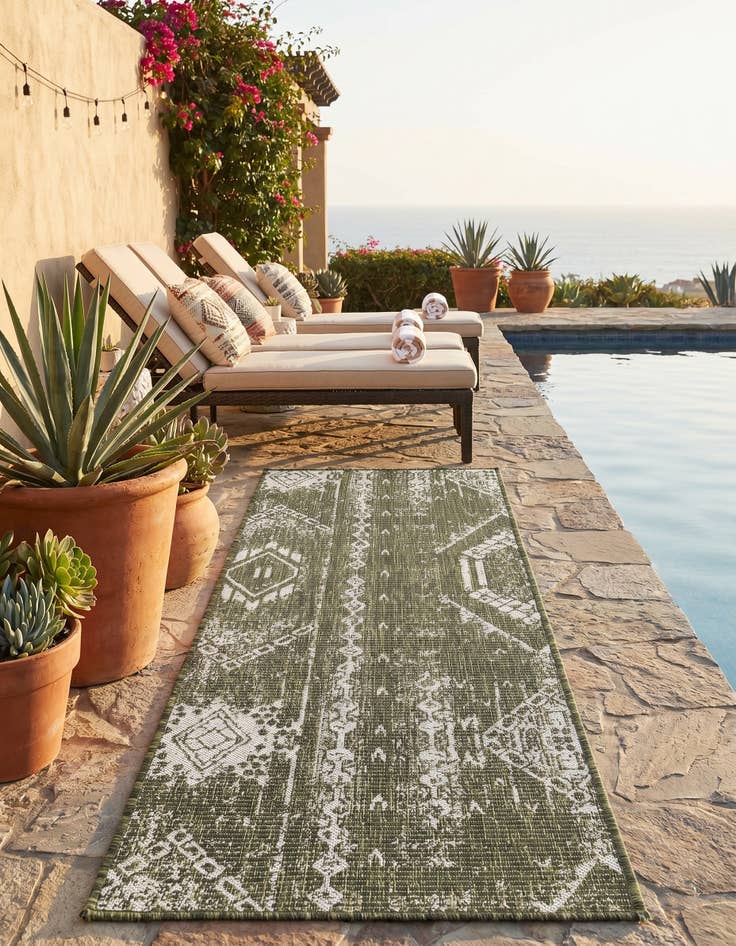Detail image of 2' x 6' Easy-Clean Bohemian Indoor / Outdoor Runner Rug