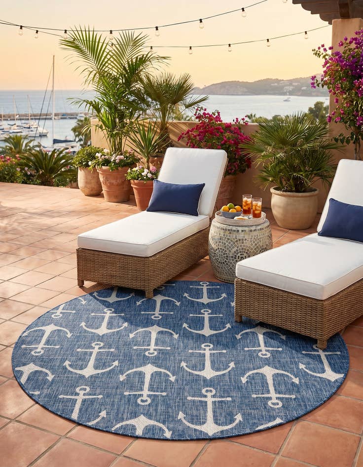 Detail image of 7' 10 x 7' 10 Easy-Clean Coastal Indoor / Outdoor Round Rug