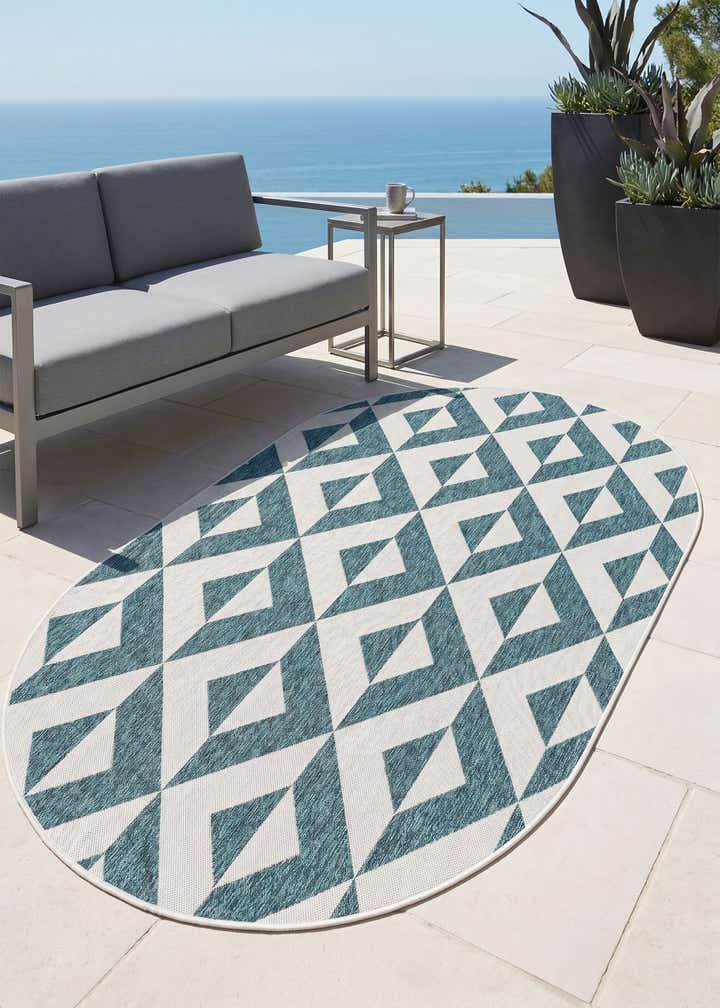 5' 3 x 8' Easy-Clean Jill Zarin Napa Indoor / Outdoor Oval Rug