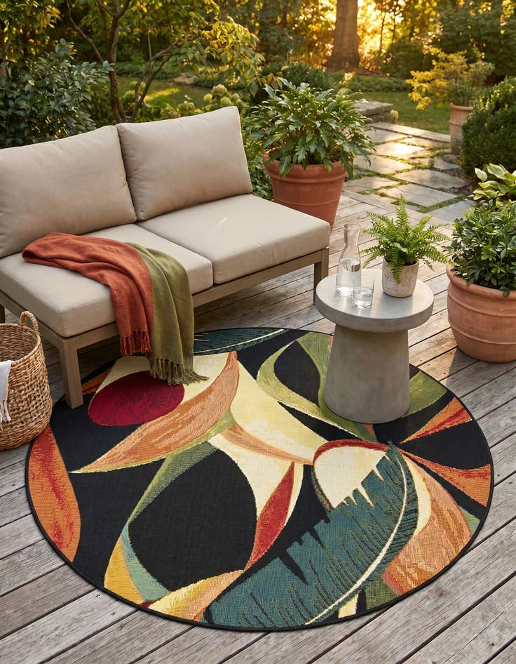 Detail image of 4' x 4' Easy-Clean Botanical Indoor / Outdoor Round Rug