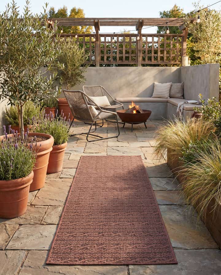 2' 2 x 6' Easy-Clean Modern Indoor / Outdoor Runner Rug