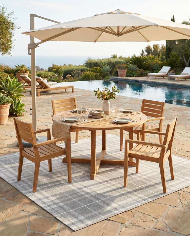7' 10 x 7' 10 Easy-Clean Checkered Indoor / Outdoor Square Rug